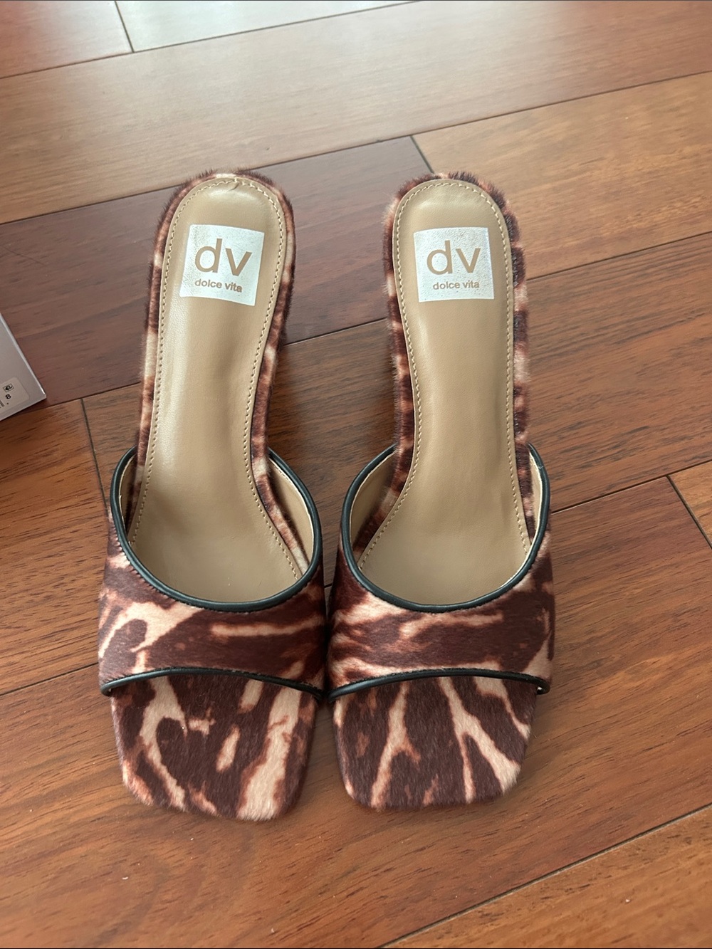 Ladies dolce vita tiger print slide heels new in box - Picture 2 of 10